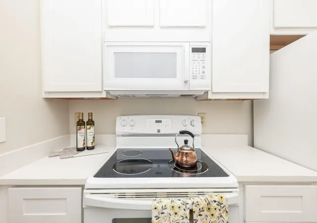 5th image of 10051 Westpark Dr #207, Houston, TX 77042 | MLS# 66333971