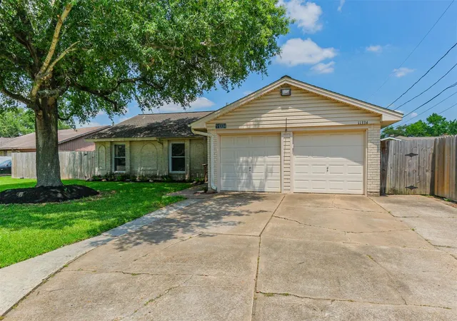 Photo 3 of Single family home for sale at 11334 Sagehill Dr, Houston, TX 77089 | MLS# 83251690 | Listing updated on 2026-09-12