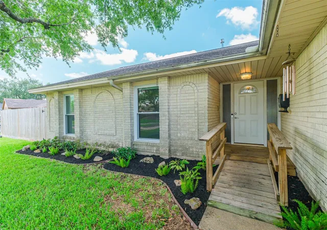 Photo 3 of Single family home for sale at 11334 Sagehill Dr, Houston, TX 77089 | MLS# 83251690 | Listing updated on 2026-09-12