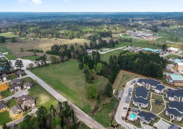 4th image of 008 W Park Dr, Livingston, TX 77351 | MLS# 91286052