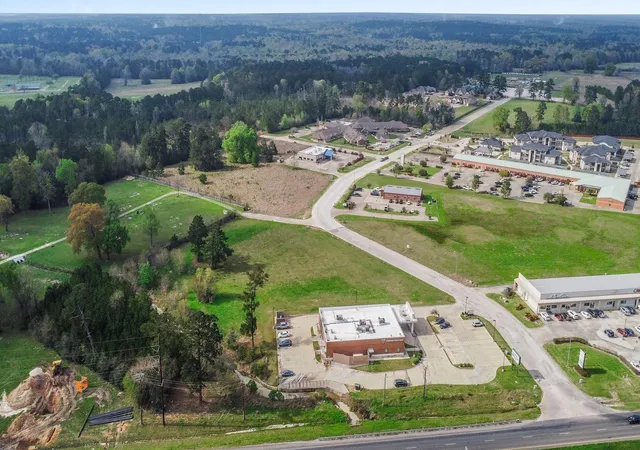 7th image of 008 W Park Dr, Livingston, TX 77351 | MLS# 91286052