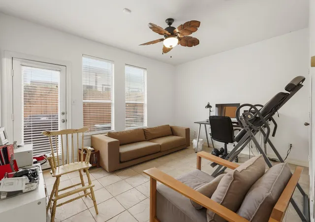 3rd image of 1409 Michigan St, Houston, TX 77006 | MLS# 88922293