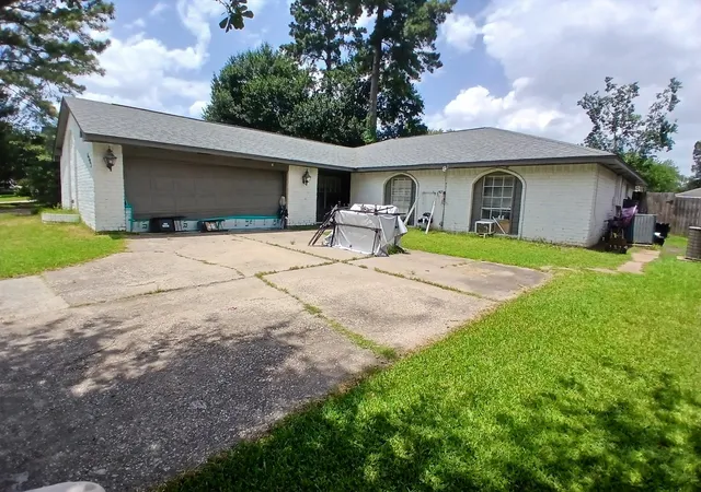 1st image of 6303 Coachgate Dr, Spring, TX 77373 | MLS# 15036294