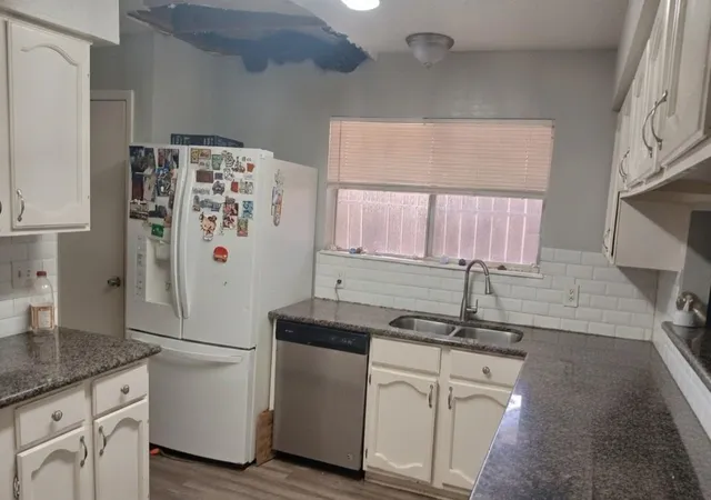 3rd image of 6303 Coachgate Dr, Spring, TX 77373 | MLS# 15036294