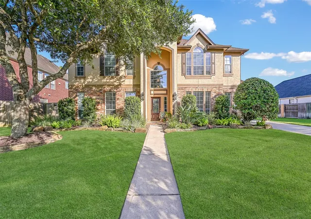 1st image of 1607 Cascade Falls Dr, Friendswood, TX 77546 | MLS# 84379404
