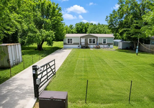 Homes for sale in Baytown, TX | 3114 E Jones Road Road #B, Baytown, TX 77521 | MLS# 29571467