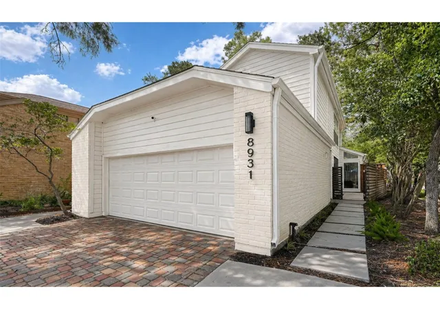 2nd image of 8931 Briar Forest Dr, Houston, TX 77024 | MLS# 56973192