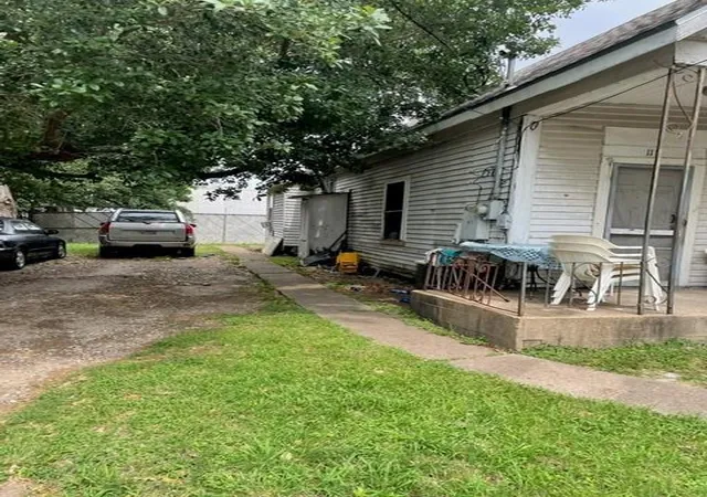 2nd image of 112 Nagle St, Houston, TX 77003 | MLS# 60898625