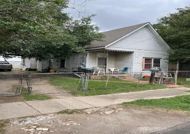3rd image of 112 Nagle St, Houston, TX 77003 | MLS# 60898625