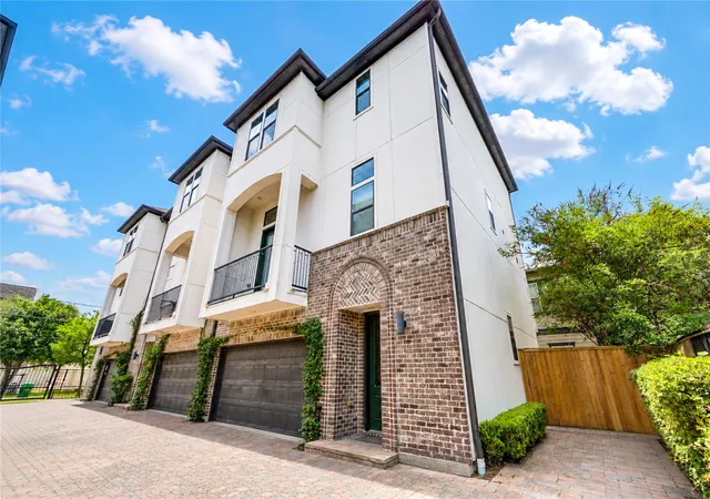 1st image of 5826 Darling St, Houston, TX 77007 | MLS# 21620905