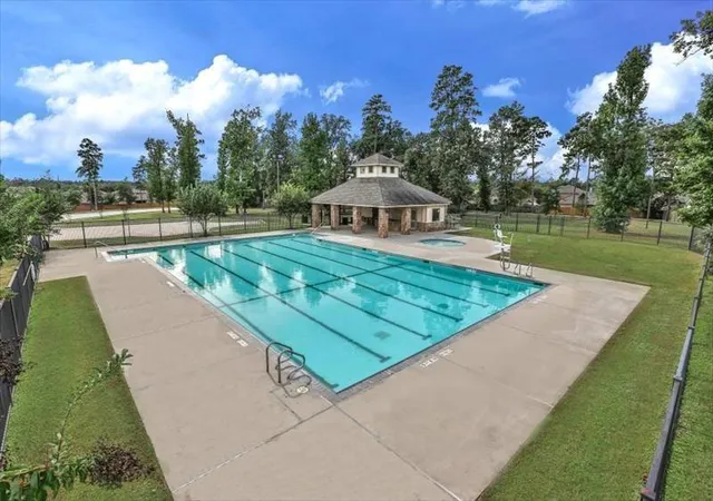 Photo 3 of Sale Pending at 1025 Prescott Dr, Conroe, TX 77301 | MLS# 24121394 | Listing updated on 2026-06-30