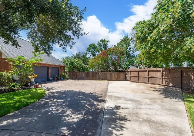 27th image of 57 Silver Lace Ct, Lake Jackson, TX 77566 | MLS# 57212717