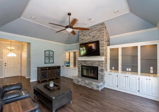 image of 57 Silver Lace Ct, Lake Jackson, TX 77566 | MLS# 57212717