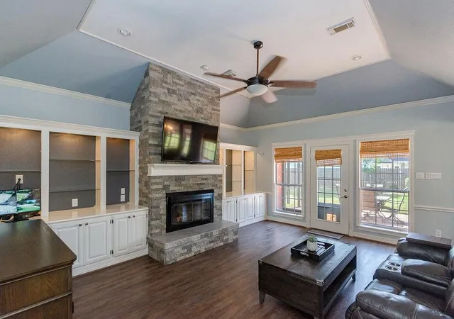 image of 57 Silver Lace Ct, Lake Jackson, TX 77566 | MLS# 57212717