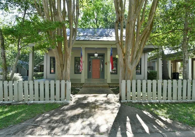 1st image of 4941 Main St, Chappell Hill, TX 77426 | MLS# 74539062