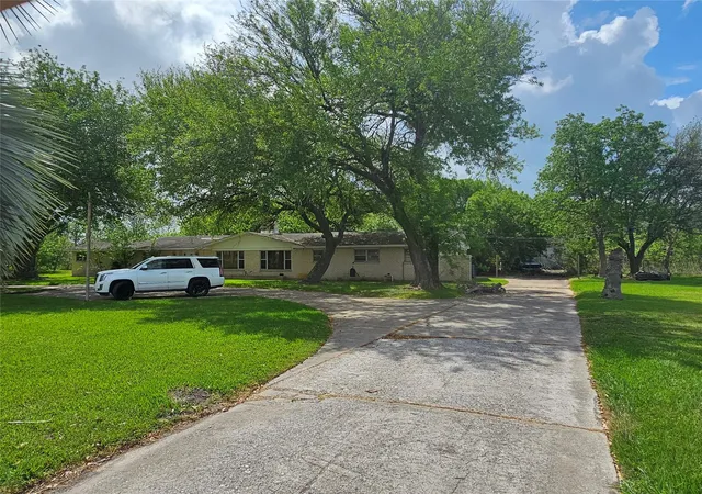 Photo 3 of Single family home for sale at 1218 E Pasadena Blvd, Deer Park, TX 77536 | MLS# 79220272 | Listing updated on 2026-10-05