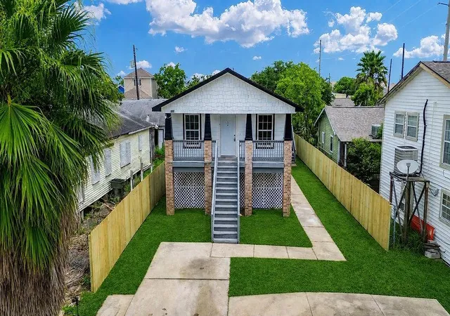 Photo 1 of Single family home for sale at 5306 Ave M 1/2, Galveston, TX 77551 | MLS# 93771199 | Listing updated on 2026-07-19