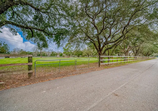 2nd image of 12122 Zion Rd, Tomball, TX 77375 | MLS# 44126684