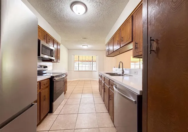 Photo 2 of Sale Pending at 8 Sunnybrook St, Angleton, TX 77515 | MLS# 87444010 | Listing updated on 2026-09-21