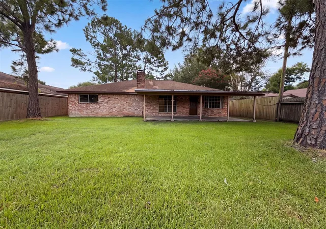 Photo 4 of Sale Pending at 8 Sunnybrook St, Angleton, TX 77515 | MLS# 87444010 | Listing updated on 2026-09-21