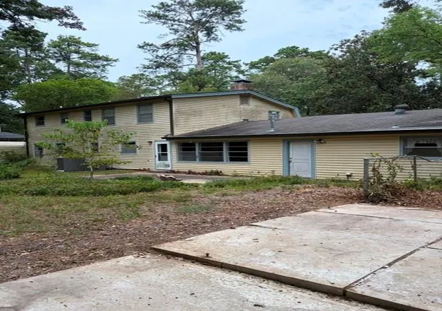 Photo 3 of Single family home for sale at 3737 Summer Lane, Huntsville, TX 77340 | MLS# 77926742 | Listing updated on 2026-08-25