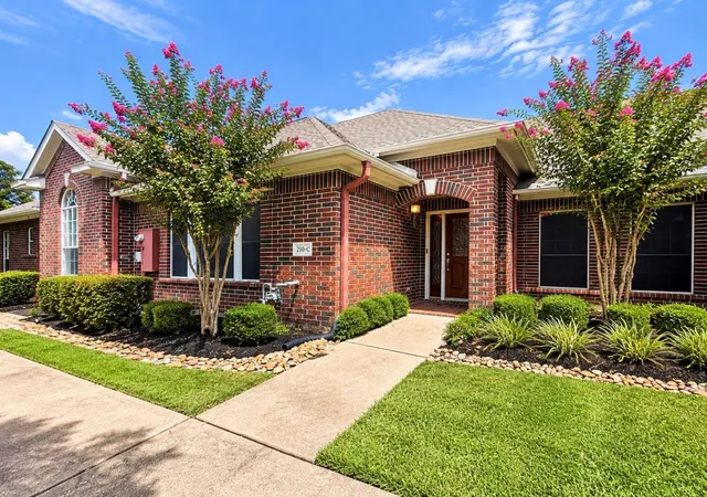 Homes for sale in Friendswood, TX | 210 Clearview Ave, Friendswood, TX 77546 | MLS# 11830976