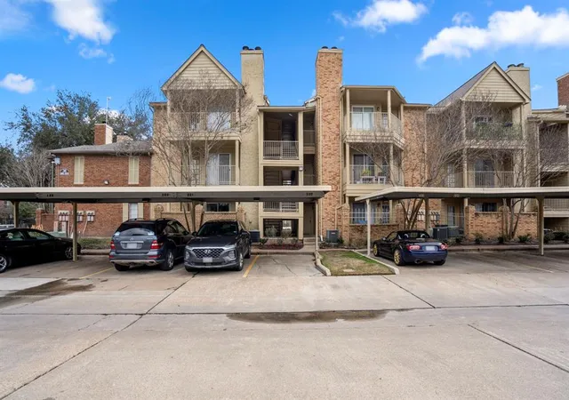 Condominium at 11201 Lynbrook Dr #3833, Houston, TX 77042 | MLS# 68736912 | | Sold on 2024-03-25