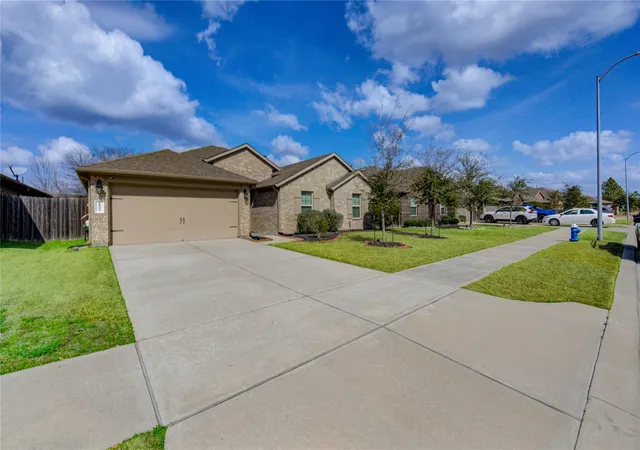 Photo 3 of Single family home for sale at 18522 Anderwood Forest Dr, Richmond, TX 77407 | MLS# 23468934 | Listing updated on 2026-09-05