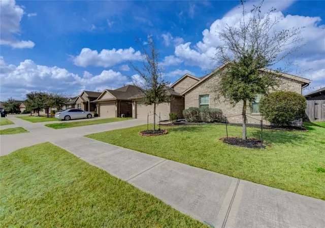 Photo 3 of Single family home for sale at 18522 Anderwood Forest Dr, Richmond, TX 77407 | MLS# 23468934 | Listing updated on 2026-09-05