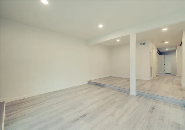 Photo 3 of Townhouse for sale at 12553 Wellington Park Dr, Houston, TX 77072 | MLS# 14435438 | Listing updated on 2026-09-10