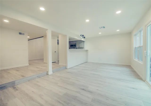 Photo 4 of Townhouse for sale at 12553 Wellington Park Dr, Houston, TX 77072 | MLS# 14435438 | Listing updated on 2026-09-10