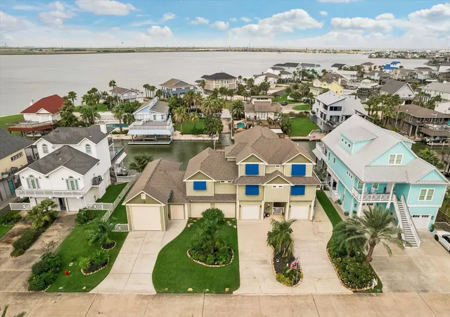 Photo 2 of Single family home for sale at 1522 Windsong Way, Galveston, TX 77554 | MLS# 29624221 | Listing updated on 2026-10-07