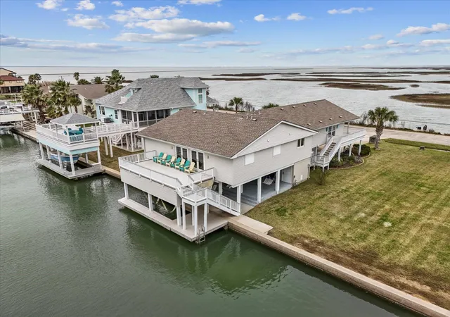 Homes for sale in Jamaica Beach, TX | 4231 Jolly Roger Road, Jamaica Beach, TX 77554 | MLS# 77555432