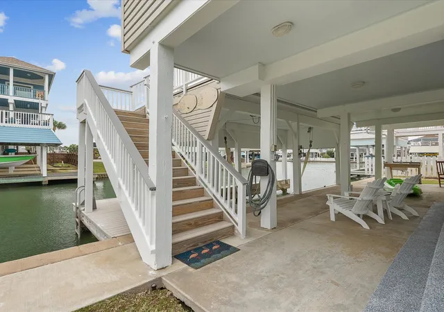 Homes for sale in Jamaica Beach, TX | 4231 Jolly Roger Road, Jamaica Beach, TX 77554 | MLS# 77555432