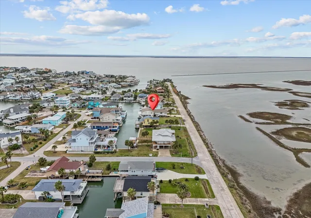 Homes for sale in Jamaica Beach, TX | 4231 Jolly Roger Road, Jamaica Beach, TX 77554 | MLS# 77555432