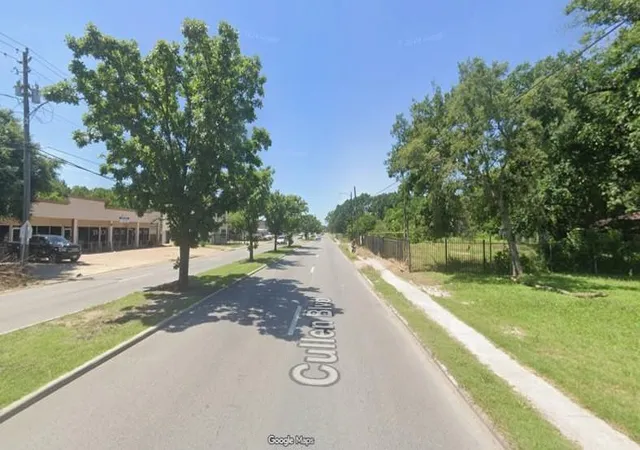 Photo 3 of Land for sale at 6910 Cullen Blvd, Houston, TX 77021 | MLS# 2311933 | Listing updated on 2025-11-10