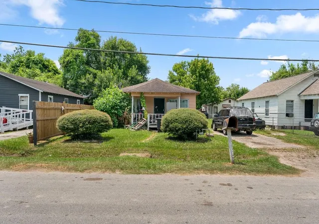 1st image of 7325 Phillips St, Houston, TX 77088 | MLS# 14595310