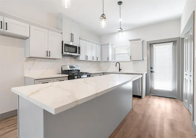 3rd image of 9920 Dipping Woods St, Houston, TX 77076 | MLS# 13026900