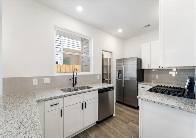 Photo 4 of Single family home for sale at 4305 Larkspur St, Houston, TX 77051 | MLS# 63458644 | Listing updated on 2026-09-09