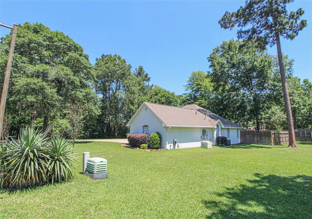 5th image of 112 Wildwood Dr, Livingston, TX 77351 | MLS# 71070438
