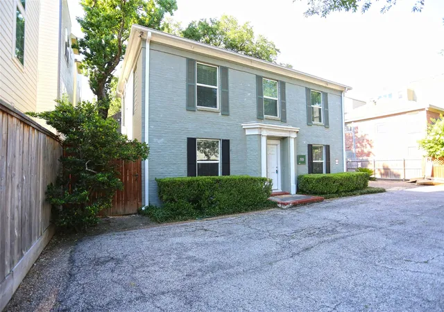 2nd image of 1914 Branard St, Houston, TX 77098 | MLS# 40657417