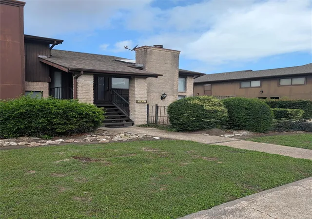 Condo for sale at 58 Evanston St #1, Houston, TX 77015 | MLS# 62753200