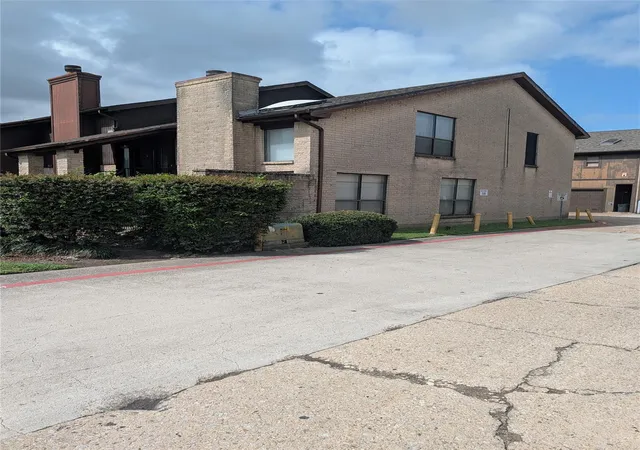 Photo 2 of Condo for sale at 58 Evanston St #1, Houston, TX 77015 | MLS# 62753200 | Listing updated on 2026-07-19
