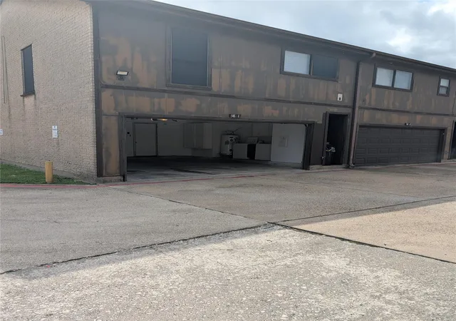 Photo 3 of Condo for sale at 58 Evanston St #1, Houston, TX 77015 | MLS# 62753200 | Listing updated on 2026-07-19