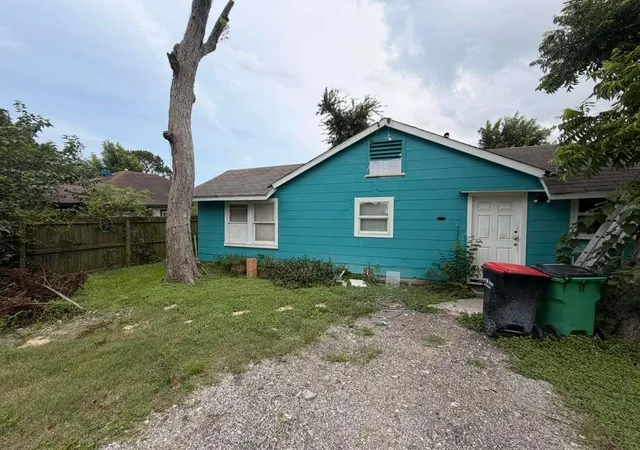 Homes for sale in Baytown, TX | 3226 Arkansas St, Baytown, TX 77520 | MLS# 51428786