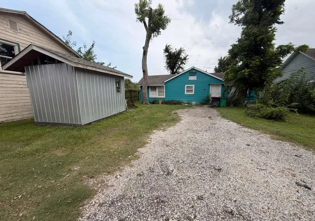 Homes for sale in Baytown, TX | 3226 Arkansas St, Baytown, TX 77520 | MLS# 51428786