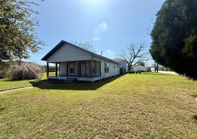 Homes for sale in Freeport, TX | 429 W 2nd St, Freeport, TX 77541 | MLS# 85123308