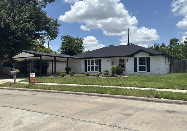 Photo 2 of Single family home for sale at 6407 Sandy Oaks Dr, Houston, TX 77050 | MLS# 57245815 | Listing updated on 2026-09-07