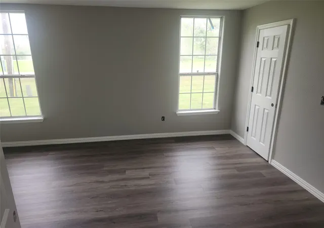 5th image of 839 Yaupon St, Clute, TX 77531 | MLS# 66786134