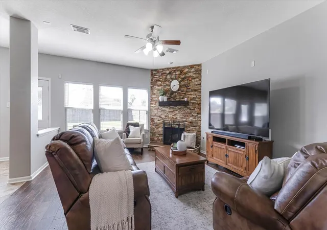 Photo 4 of Sale Pending at 9615 Brackenton Crst Dr, Spring, TX 77379 | MLS# 39059472 | Listing updated on 2026-09-17